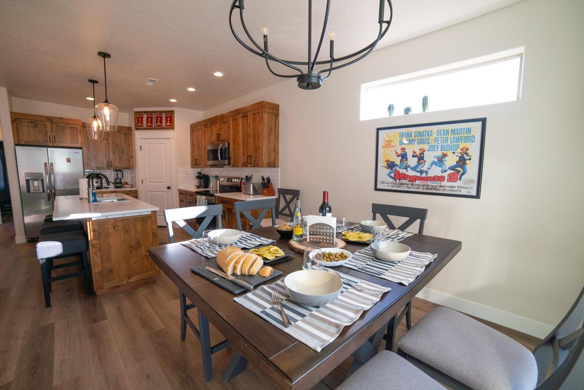 Hollywood Hangout - New West Properties Канаб Экстерьер фото